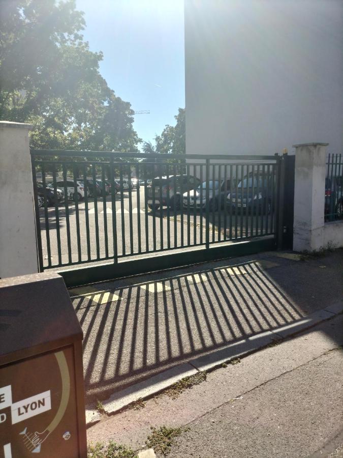 Joli Appartement Proche Metro Lyon Eksteriør bilde